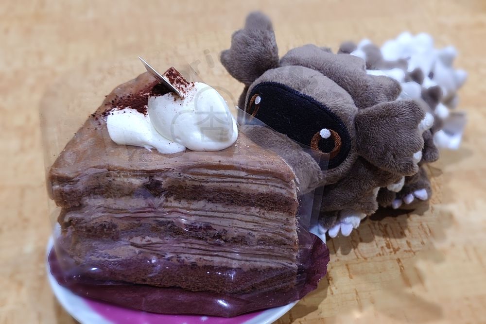 【写真】ケーキが気になるポケモン(ジグザグマ)の画像