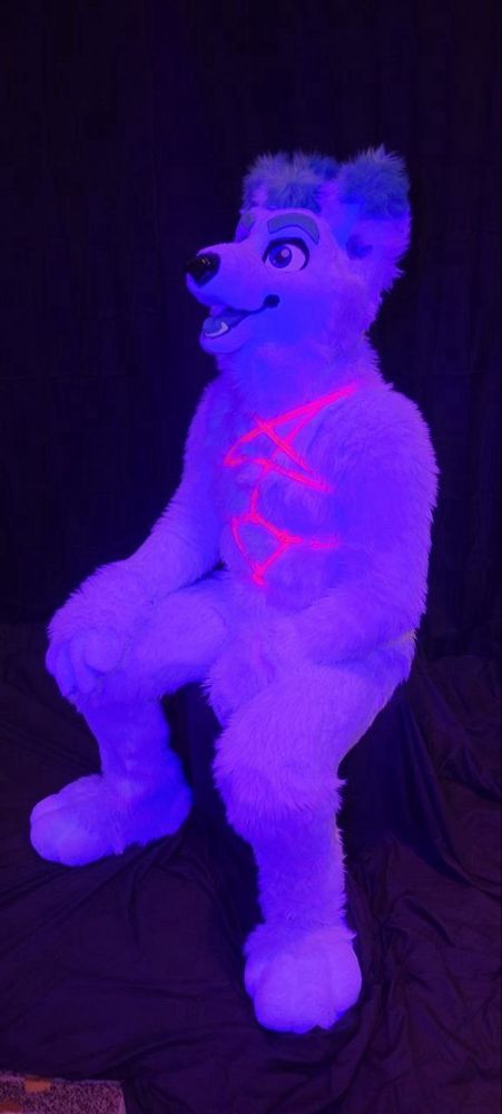Another view of Arc, this time under a black light. The pink rope is UV reactive, and shines brightly.