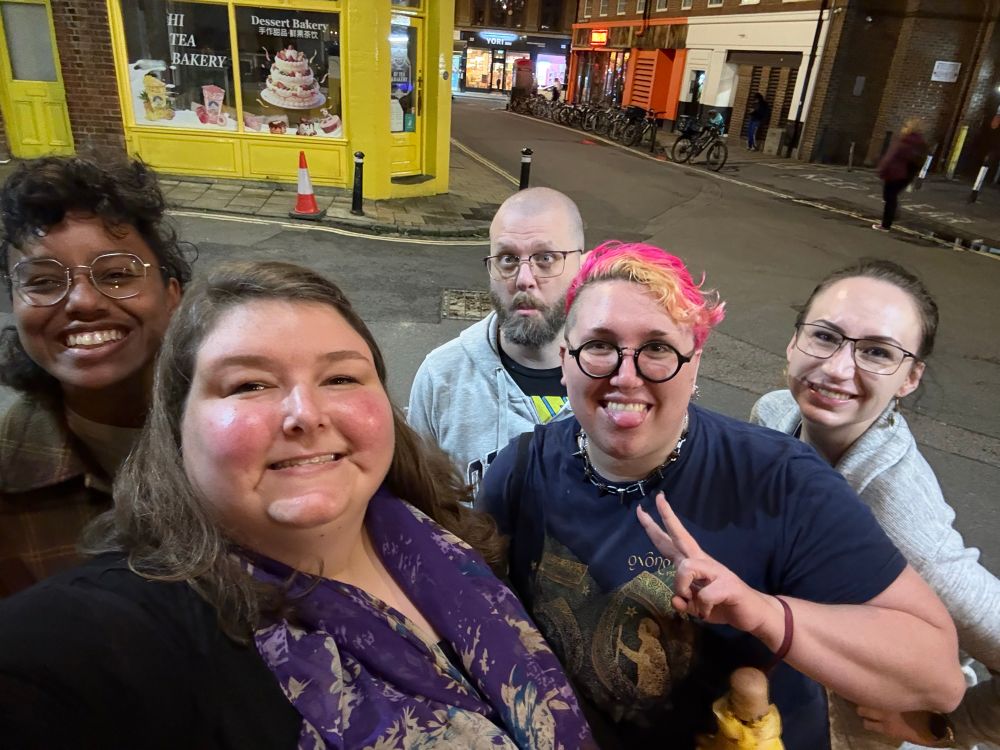 A happy selfie outside the Red Lion Pub in Oxford with Tori, Stef, Jude, Mercury and Julia. 