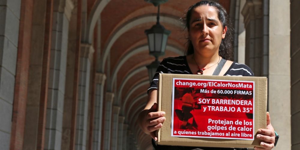 La barrendera de Terrassa entrega 60.000 firmas a Trabajo para limitar la exposición laboral por altas temperaturas — Noticias Obreras