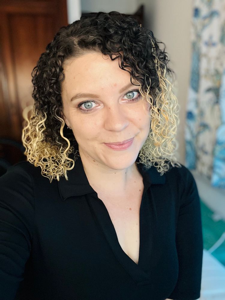 Selfie of Emily, ready for stream