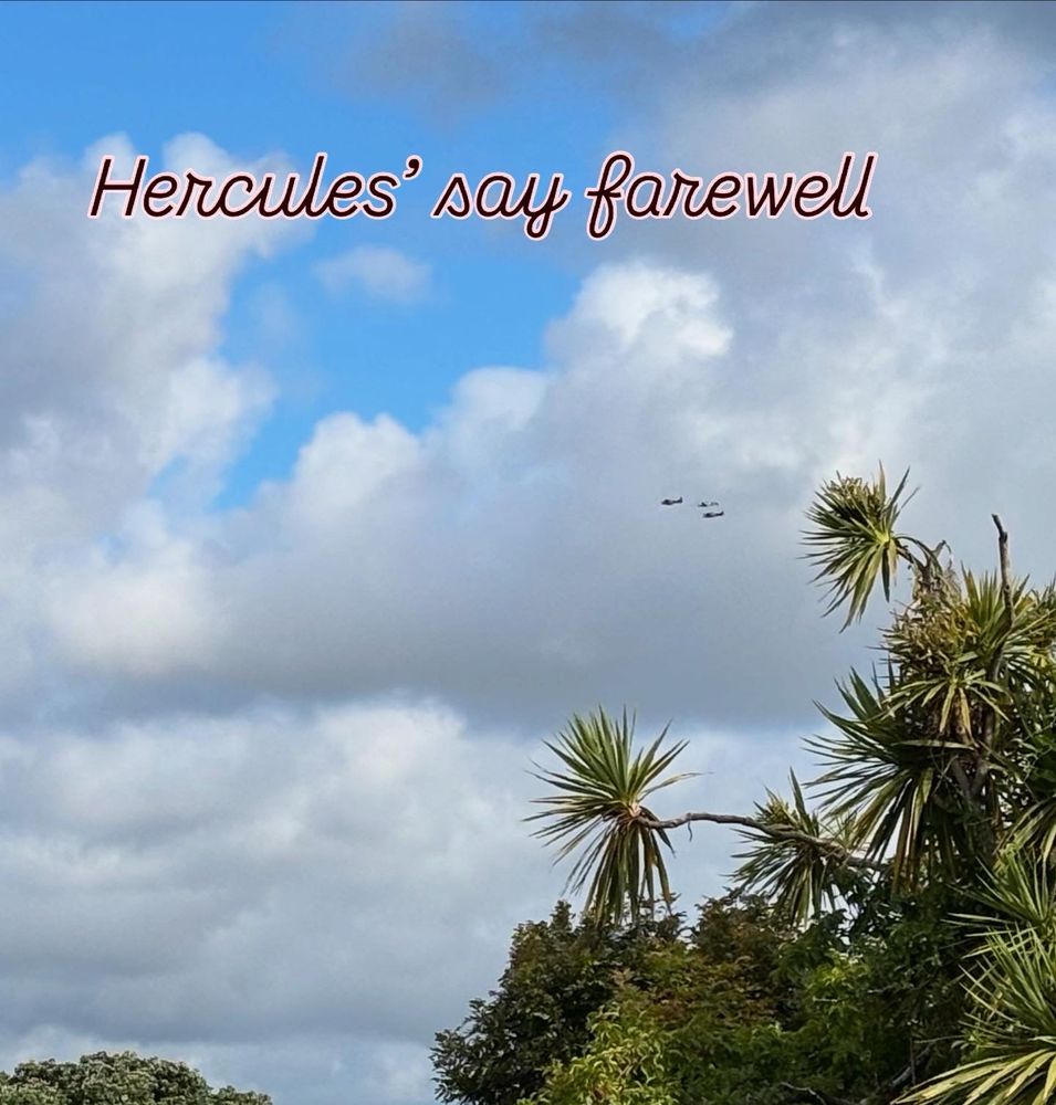 Photo shows 3 Hercules aeroplanes from the NZAF on their farewell flight