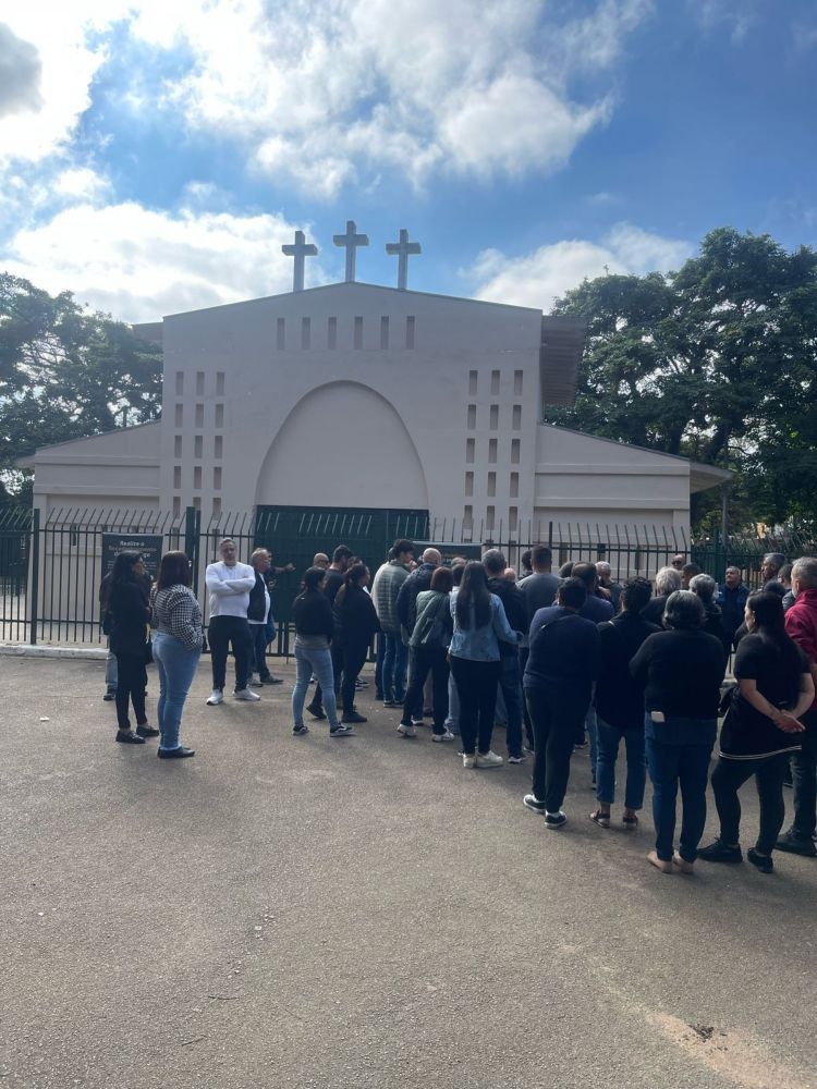 Concessionária que administra Cemitério em SP cobra R$ 523 para uso da capela; família se revolta e faz cerimônia do lado de fora | São Paulo | G1