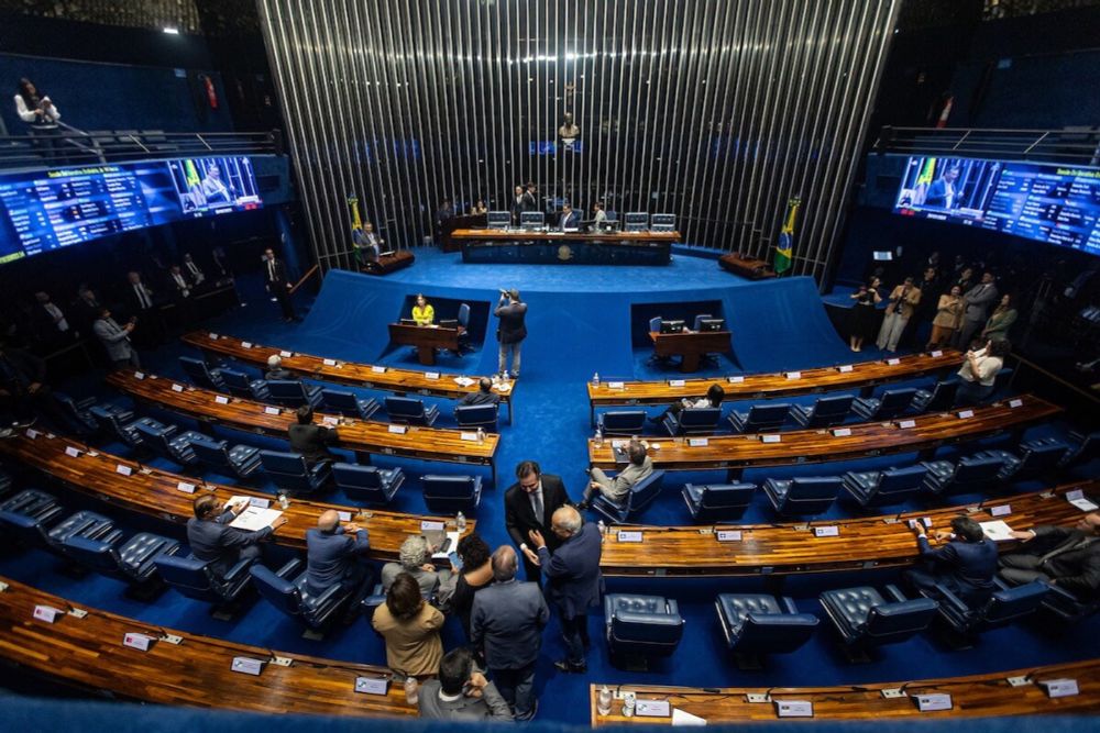 Pedido de plebiscito sobre monarquia avança no Senado