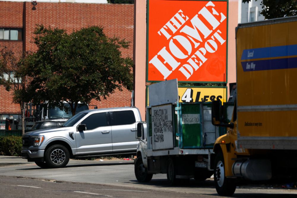 After a Lull, Agents Conduct a Big Immigration Raid in L.A.