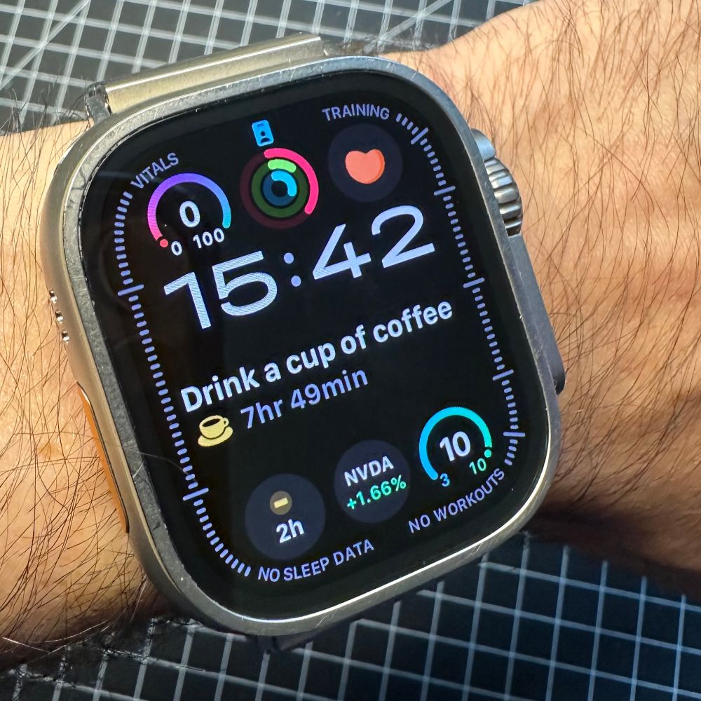 It supports complications to show your tracked activities right on your watch face!