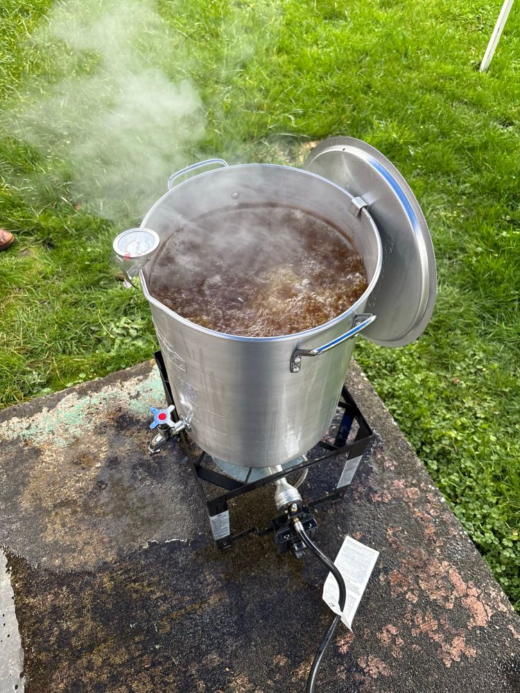 My thanksgiving turkey frying in oil, as god intended 