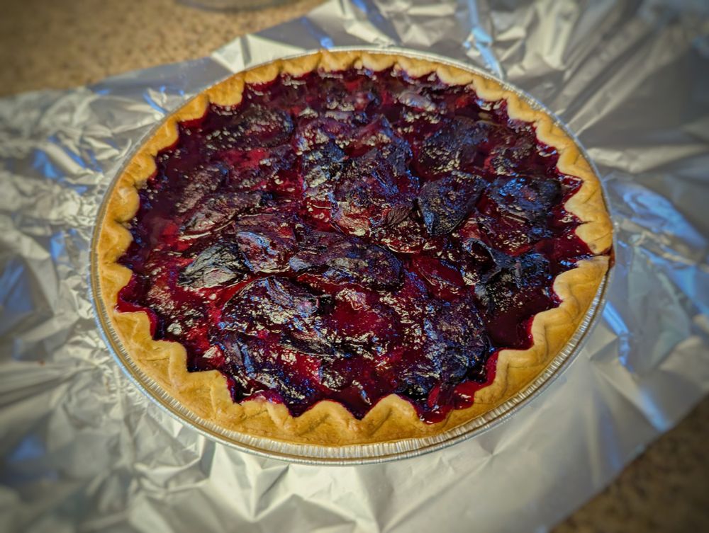 Black plums tart