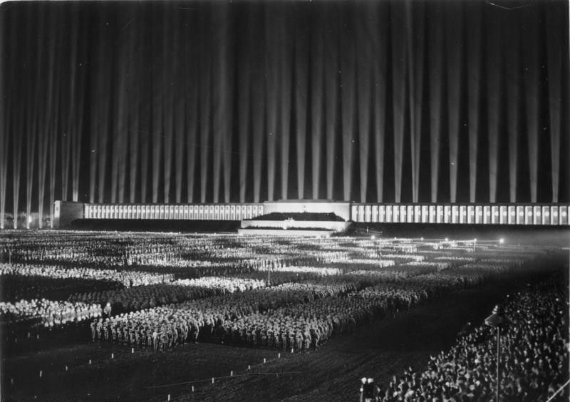 Bundesarchiv, Bild 183-1982-1130-502 / CC-BY-SA 3.0 For documentary purposes the German Federal Archive often retained the original image captions, which may be erroneous, biased, obsolete or politically extreme. Nürnberg, Reichsparteitag, Lichtdom ADN-ZB/Archiv Reichsparteitag der NSdAP, 