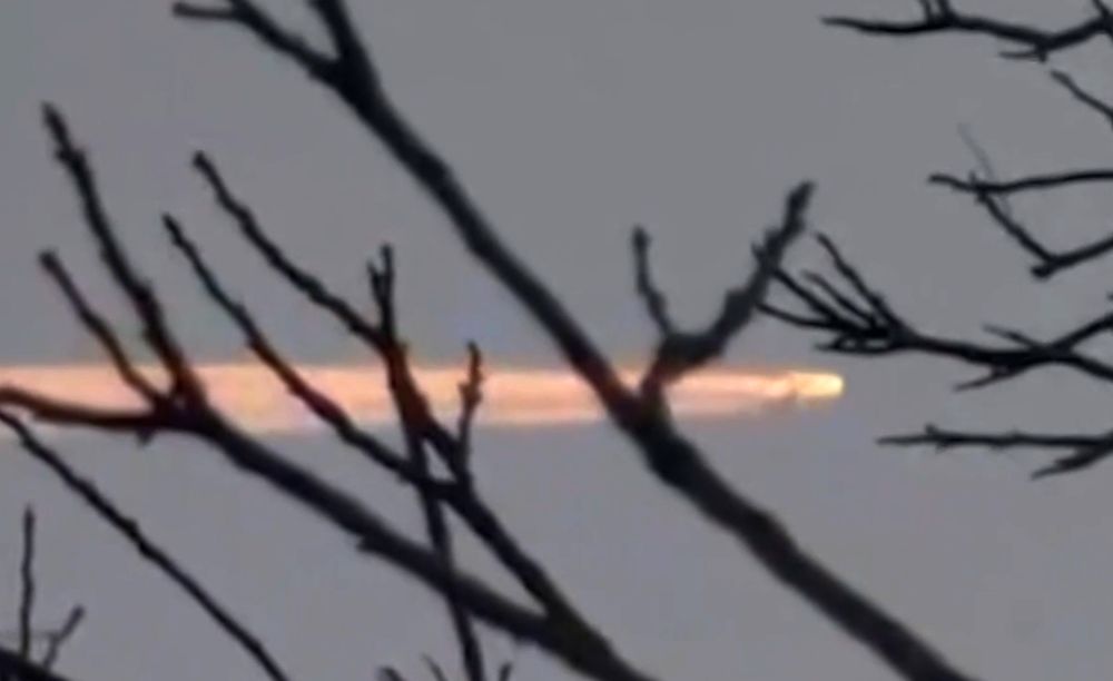 UFO flying across the sky in San Antonio and Hondo, Sept 18, 2024, video, UAP Sighting News.