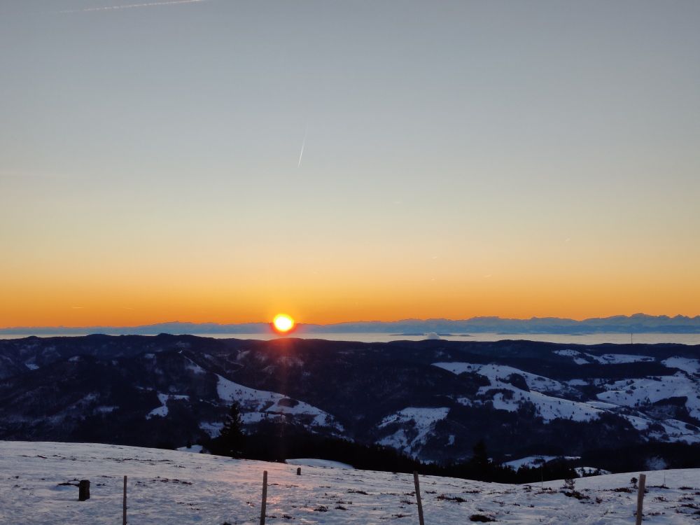 Sonnenaufgang über Schneelandschaft