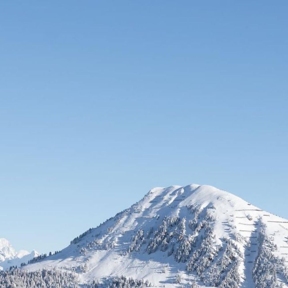 La Plagne on Instagram: "Journée de rêve aujourd’hui ❄️😍

🇬🇧 - White paradise ❄��...