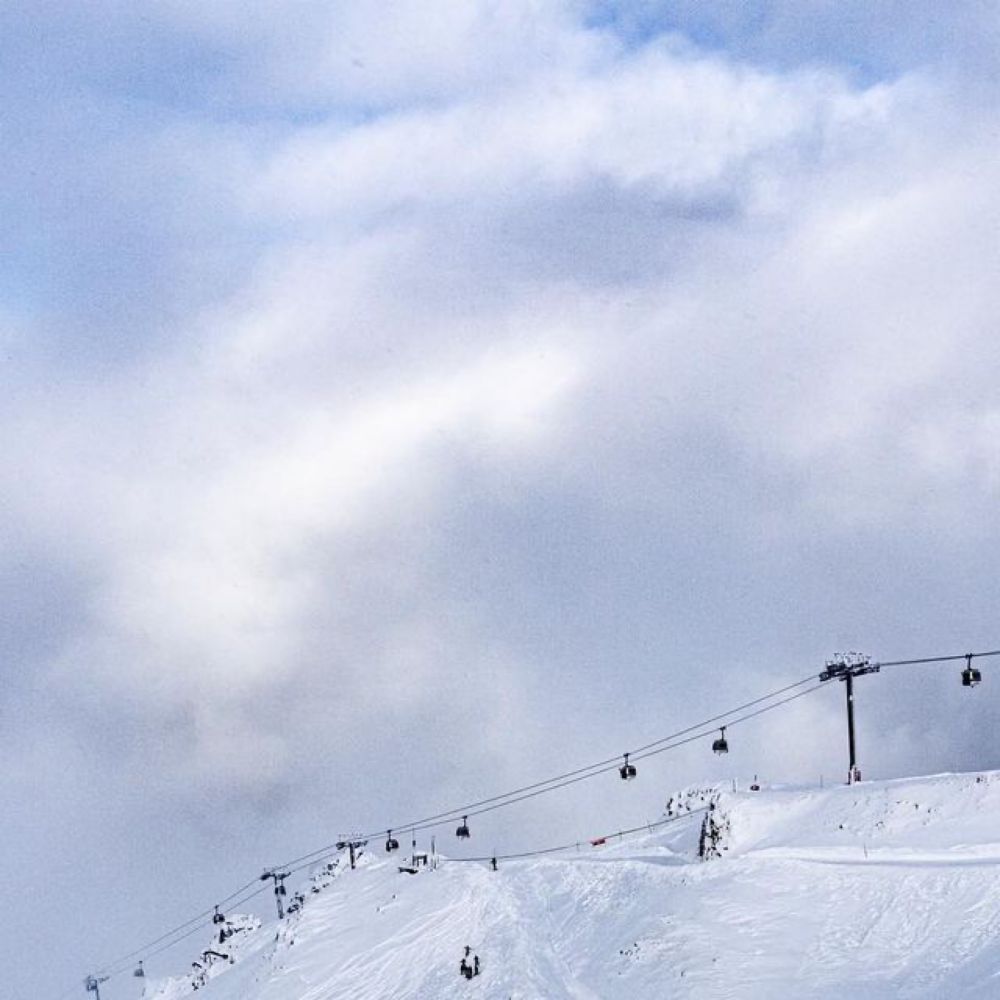 Les 3 Vallées on Instagram: "Journée poudreuse ❄️❄️❄️
Powder day 🌨️🌨️🌨��...