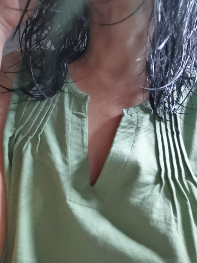 Grünes Pijama Top+ meine nassen Haare