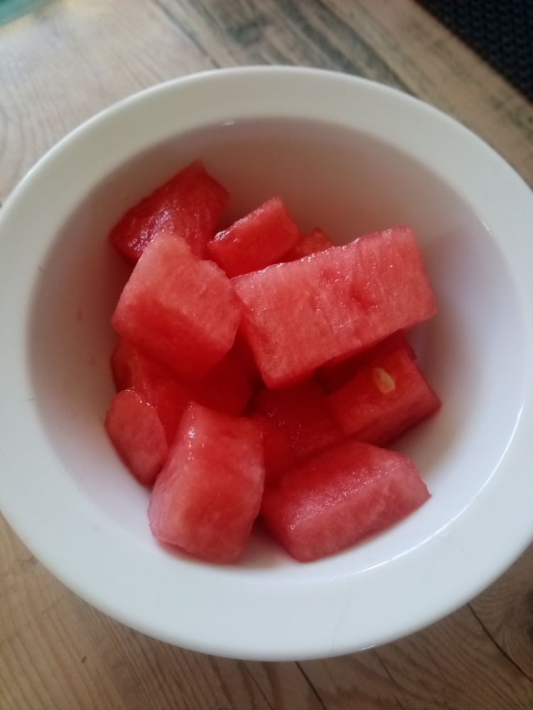 Stukjes watermeloen in een schaaltje
