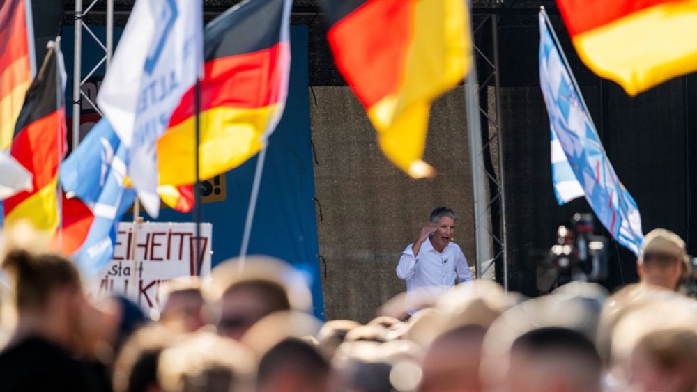 AfD gewinnt erstmals Landtagswahl – laut Prognose in Thüringen klar vorn. Regierende Ramelow-Linke stürzt ab