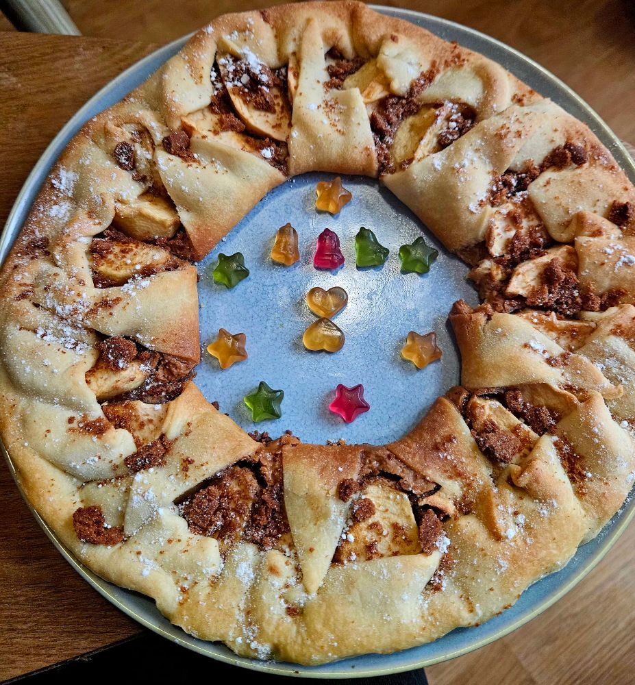 Gâteau en forme de couronne vu du dessus 