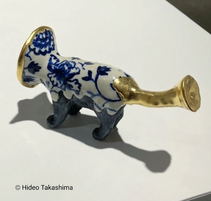 現在行なわれています「ブレイク前夜展　in YOKOHAMA 」
の展示作品は今回の会場では初の試みとして展示作品が購入可能とのことでした　

ご購入をご希望の方は直接会場入口、又は巡回のスタッフの方にお聞き頂くか、会場にお問い合わせ下さい


写真は「エリザベスカラーキャット」という作品の新作です

会場で実際に見ていただけましたら幸いです💡







#hideotakashima
#ART
#高嶋英男
#美術 
#アート
# ART
 #芸術
#工芸 
#彫刻  
#写真 
#やきもの 
#現代アート 
#現代美術 
#ギャラリー 
#美術館 
#東京 
#うつわ 
#art 
#contemporaryart  #takashimahideo




