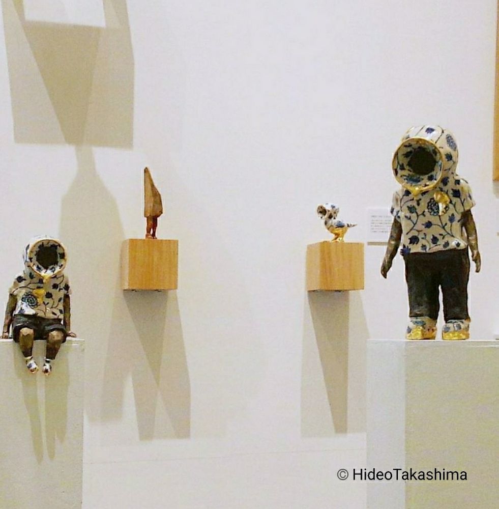 「からっぽに満たせられる 」と「鰹節彫刻」



#美術 #アート #ART #芸術#工芸 #彫刻 #高嶋英男 #写真 #やきもの #現代アート        #現代美術 #ギャラリー #美術館 #東京 #うつわ  #art #contemporaryart #鰹節彫刻