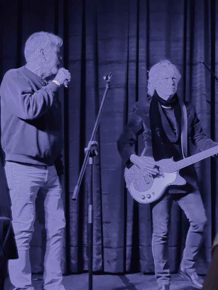 My friend, Jim Tournas, got on stage and did 1 or 2 songs with the always fun "Cowboy" Mach Bell!￼ We also got together to jam in his hotel room. Something that we've talked about doing for a while now.