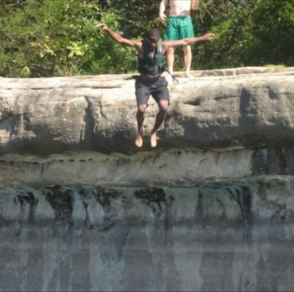 Me cliff jumping