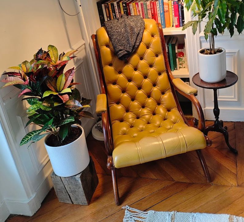 Un magnifique chesterfield jaune