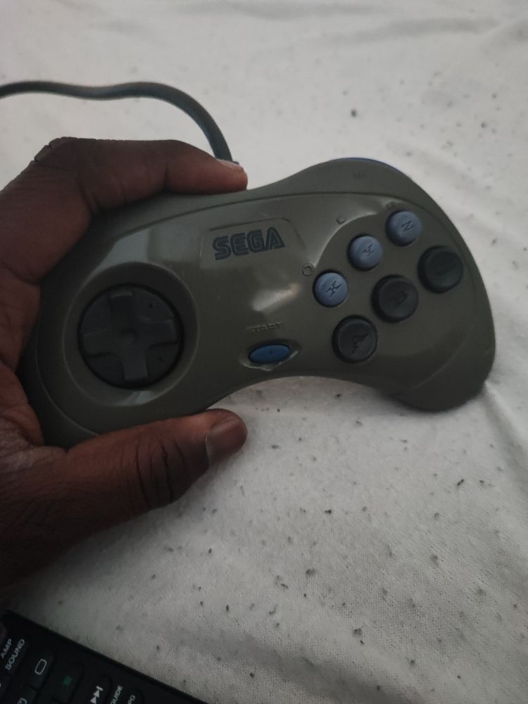 Manette classique Saturn
