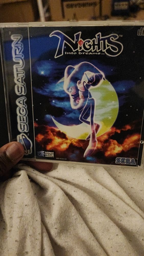 Boite de Nights into dreams sur Saturn

