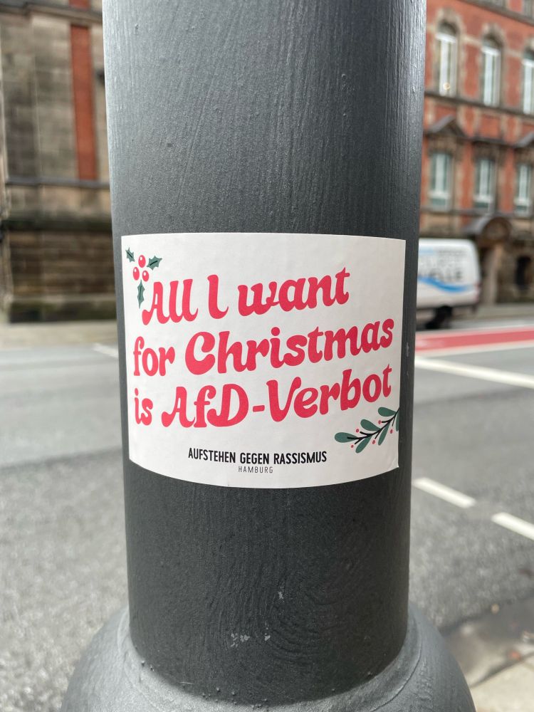 Aufkleber mit der Aufschrift "All I want for Christmas is AFD-Verbot