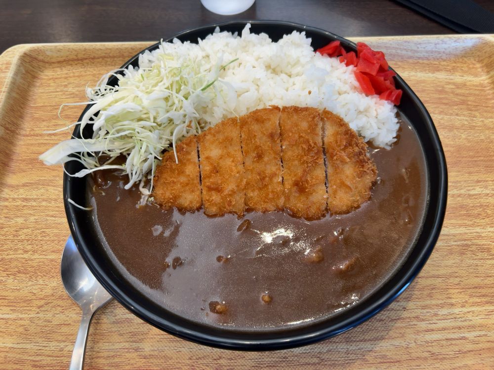 男盛りカレーとかいう大きめサイズ。
別にそんな言うほどデカくもなく普通に完食