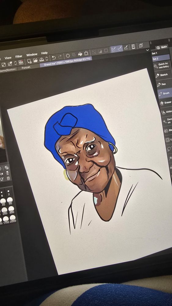 Drawing of a smiling afro american elderly woman wearing a blue bonnet. 