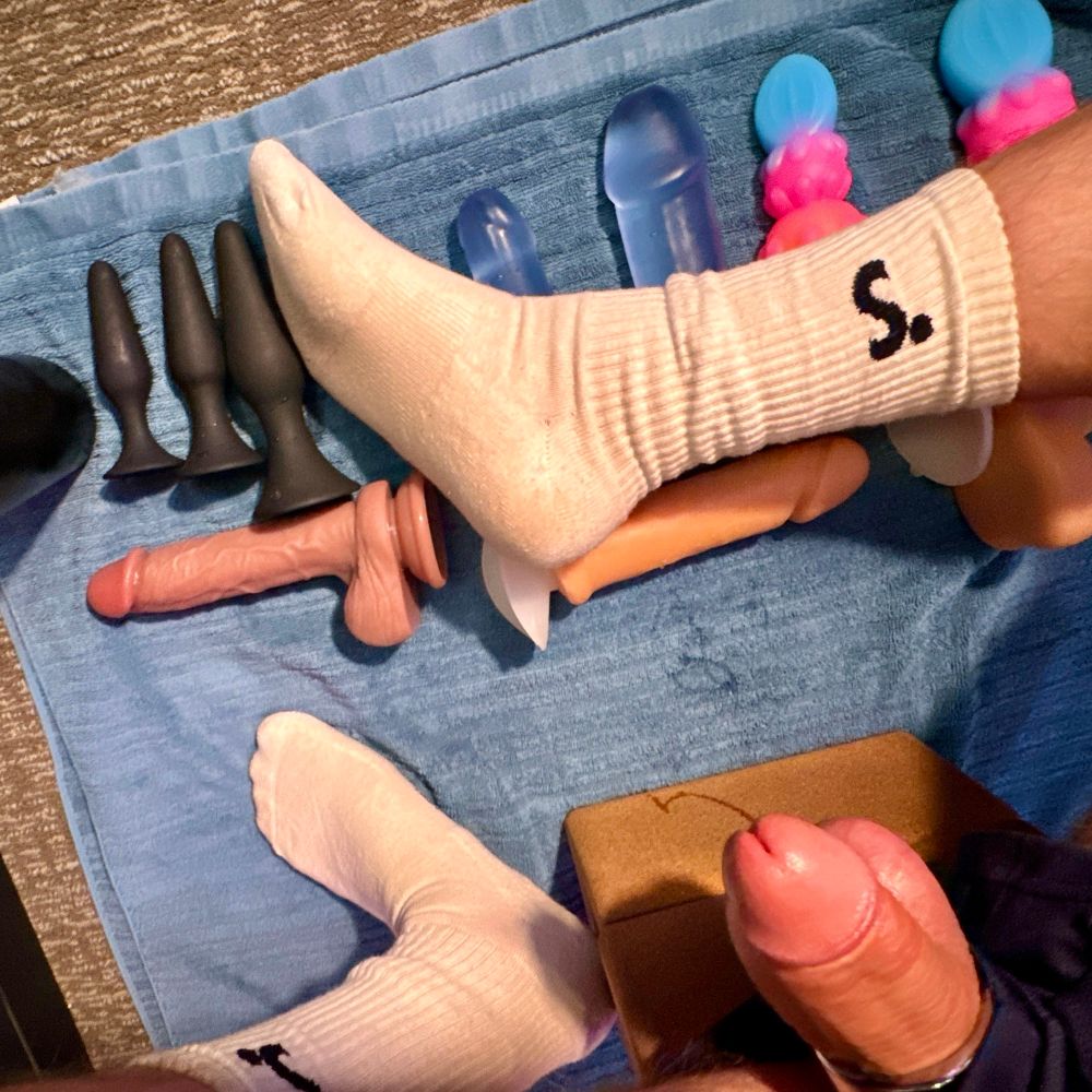 #Toys #GaySocks #SweatySocks #SockFetish #MaleFootFetish #SmellySocks #MaleFeet #Gay #GayFootPorn #GaySockSniff #SweatyMaleFeet