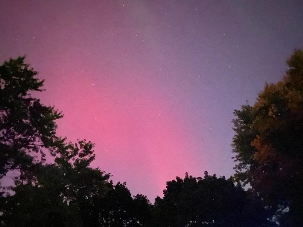 The aurora as seen from northern suburbs of Detroit