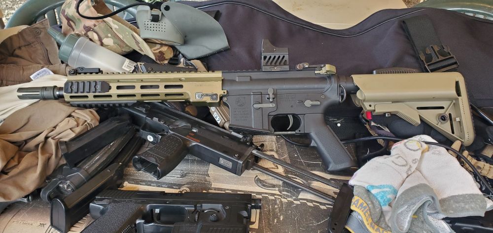 6㎜BB弾使用、威力0.98ジュール以下のエアソフトガン(エアガン)を掲載しています