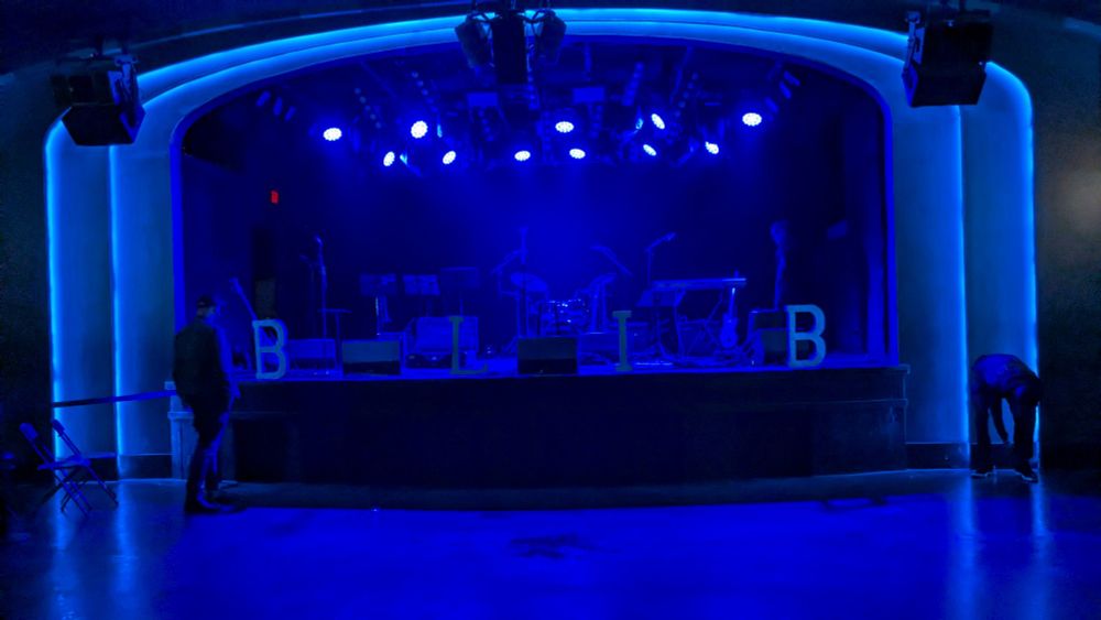 The letters B I L B spread out on the stage after the 7pm concert