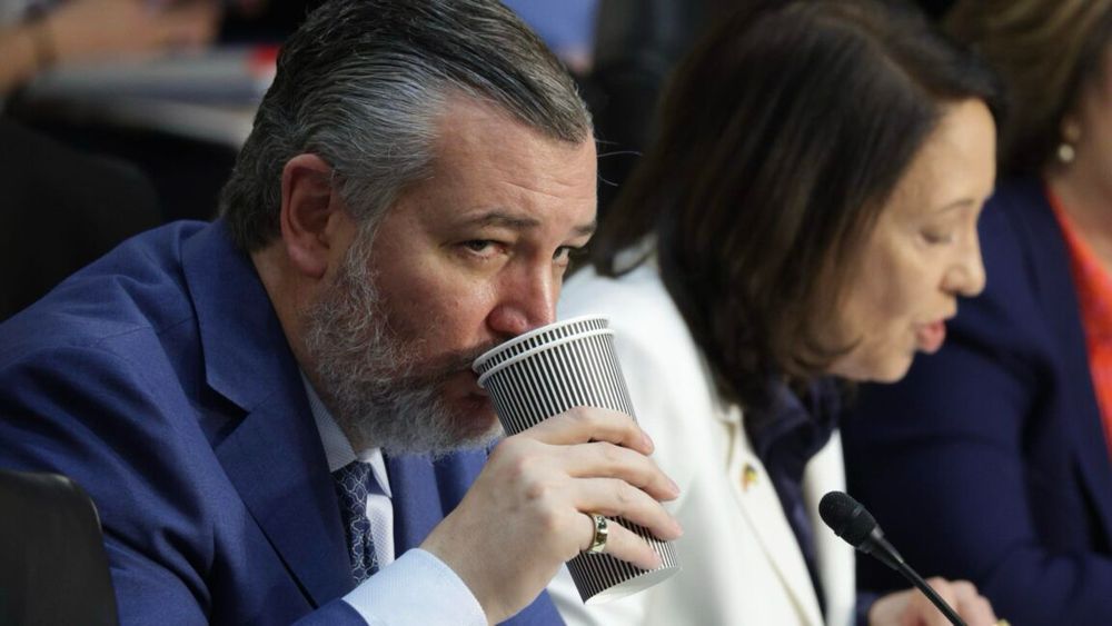 Ted Cruz’s anti-hotspot bill stalled, but FCC is ending Wi-Fi program on its own.