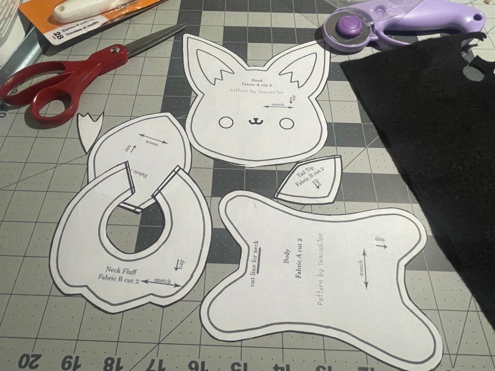Cut out eevee pattern by Teacuplion on a cutting mat