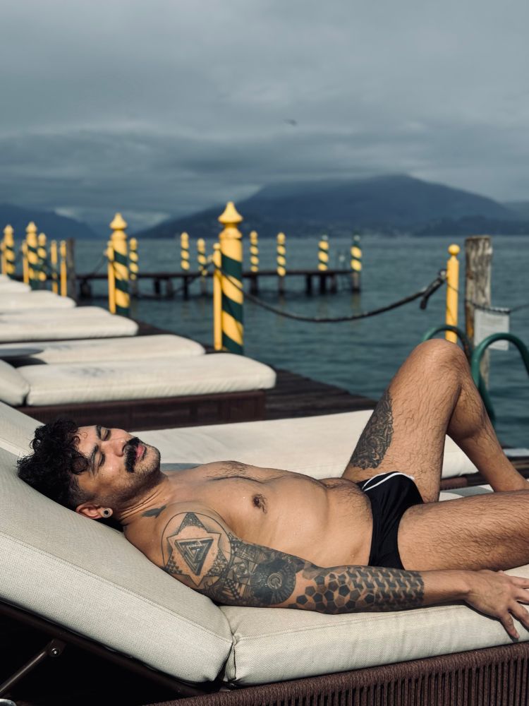 Nivas sunbathing on lake Garda 