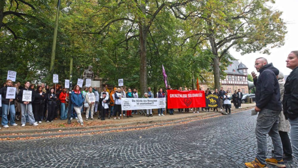 Abschiebung trotz Ausbildung: Junge Frau (18) muss Deutschland verlassen – Wut und Fassungslosigkeit