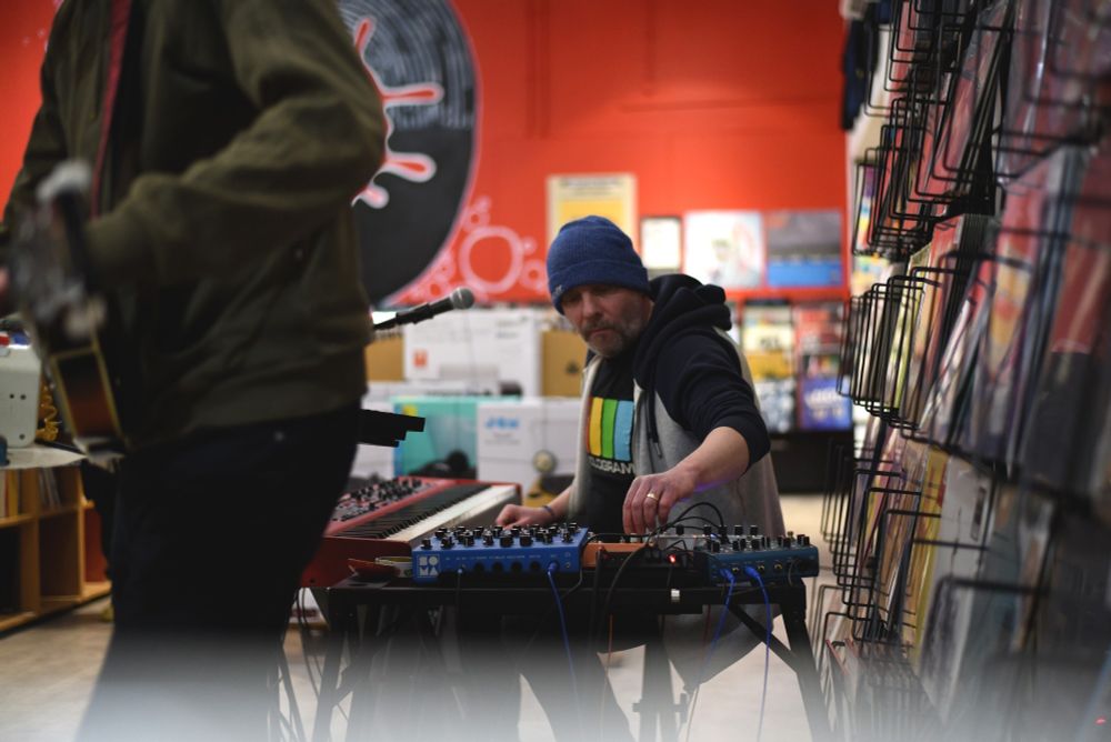 Uncle Kid in store gig at Fopp