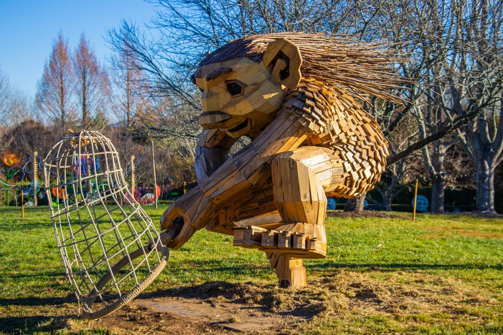 Lilnut jumping with a net to catch humans.