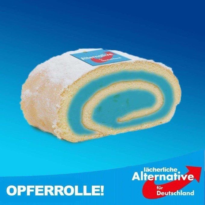 afd Opferrolle, Biscuit-Rolle mit blauer Füllung.