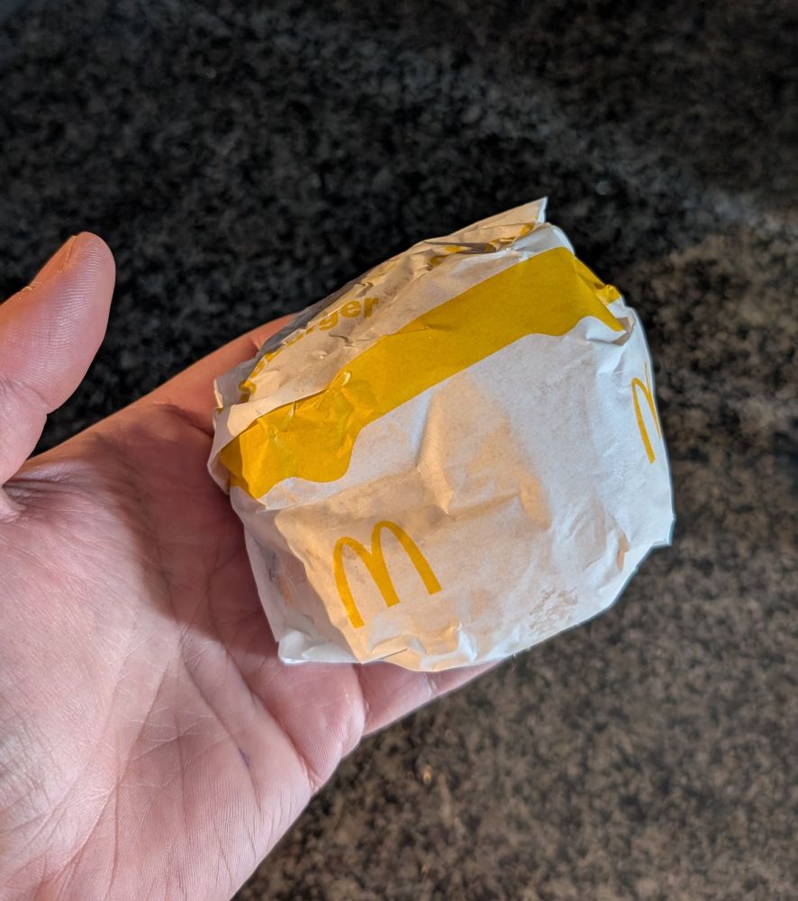 ein mecces cheeseburger
