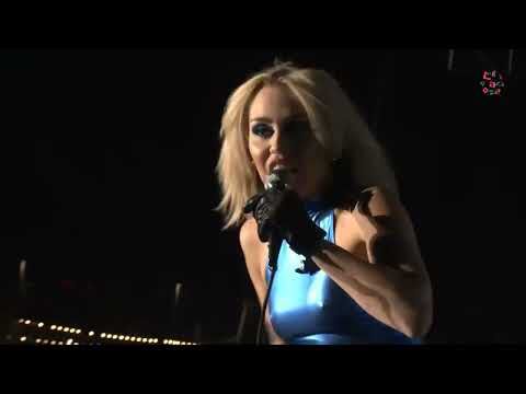Miley Cyrus - WTF Do I Know (Live at Lollapalooza Chile 2022)