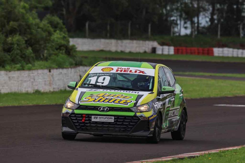 HB20 – O piloto Enzo Gianfratti brilha em largada e disputa vitória na Copa HB20 em prova emocionante em Tarumã - Velocidade no Sangue