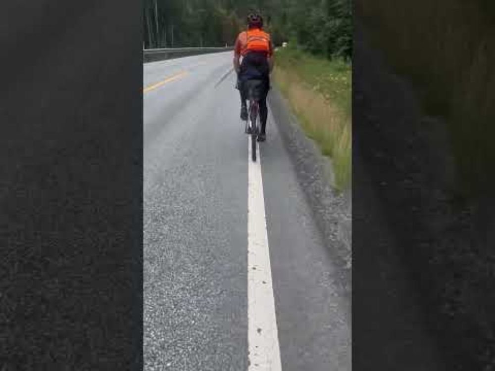 Entspannt radeln in #Norwegen …immer mit 1,5m Abstand! #SafeCycling #Rücksicht