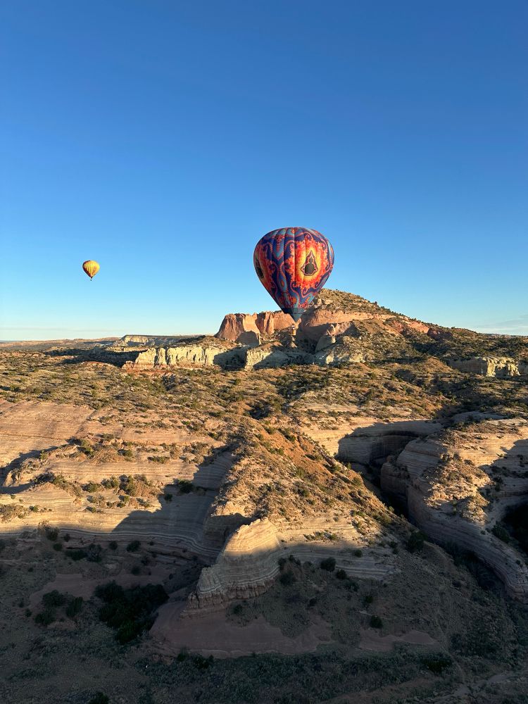 Fractal balloon in front of Pyramid Rock