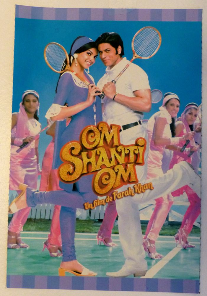 Carte postale publicitaire d'Om Shanti Om. La scène où Deepika et SRK jouent au badminton. 