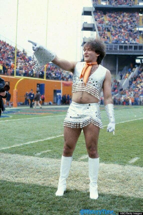 Robin Williams dressed as a cheer leader