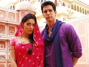 Maya e Bahuan, personagens de Juliana Paes e Márcio Garcia. 